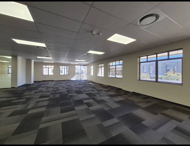 1,012M² OFFICE TO LET IN ILLOVO